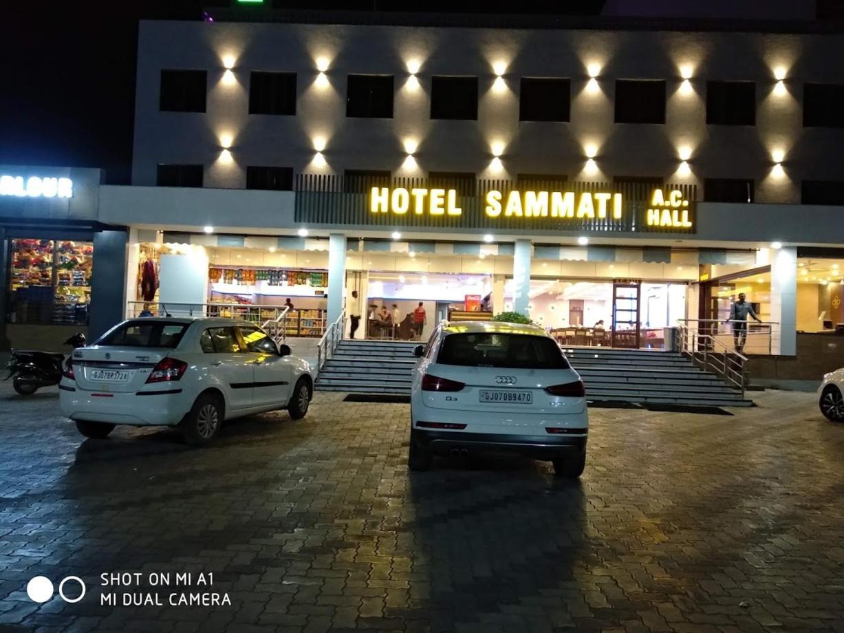 Hotel Sammati Kheda Kültér fotó