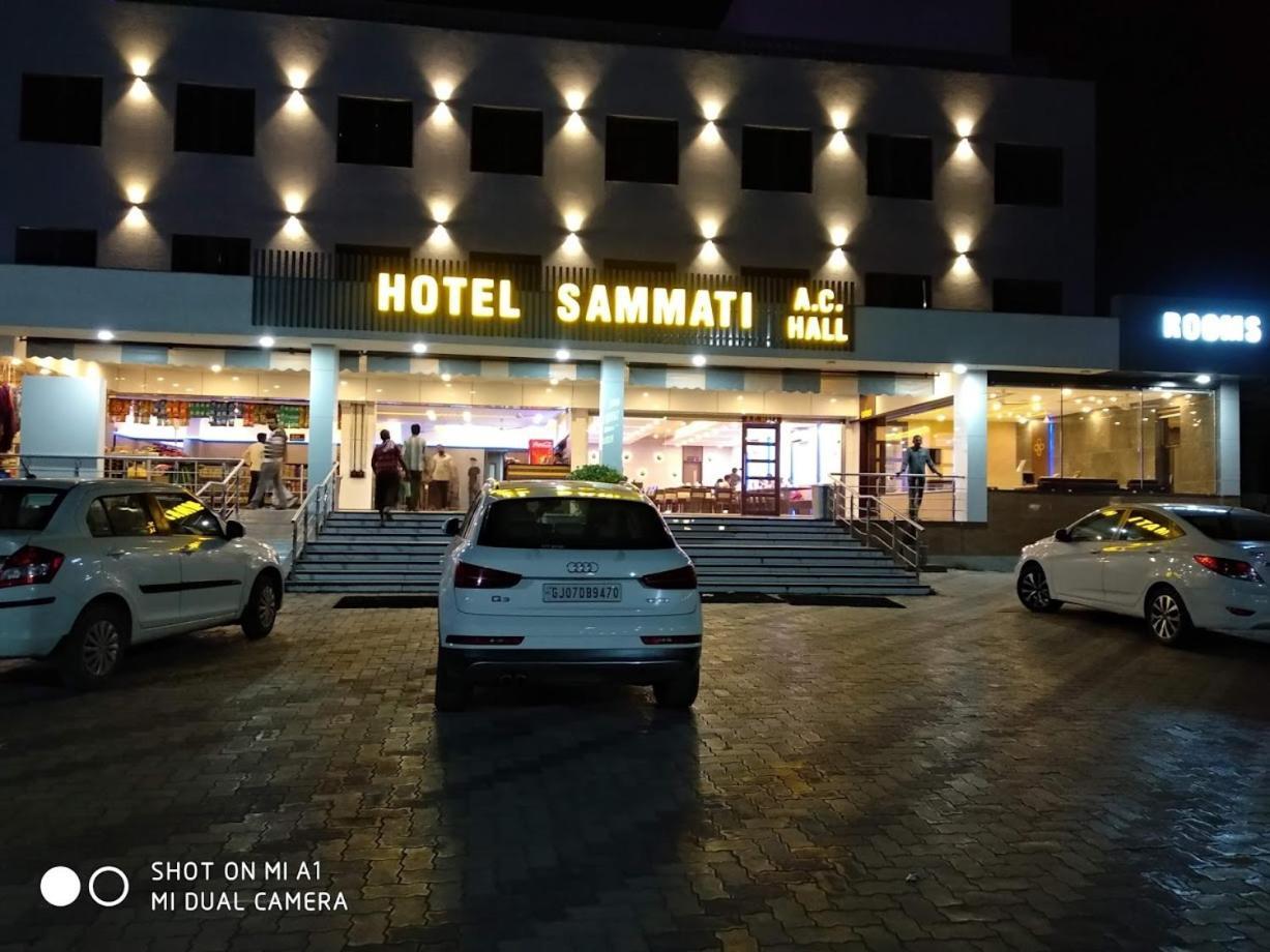 Hotel Sammati Kheda Kültér fotó